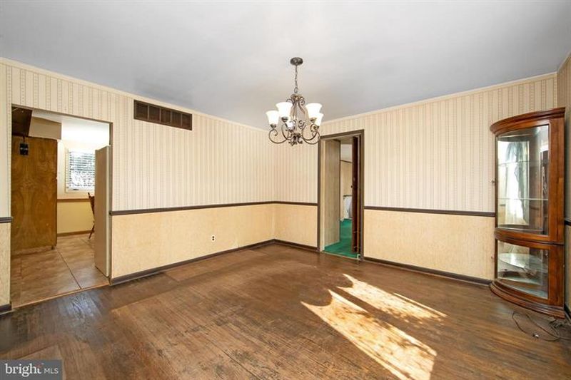 Before: Bathroom — Glendora NJ Easy Sale