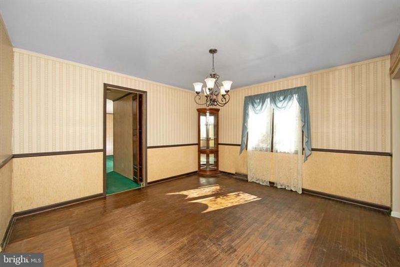 Before: Dining Room — Glendora NJ Easy Sale